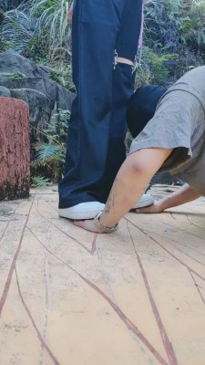 【暴力美学】运动女神小白鞋虐打狗 bf20040