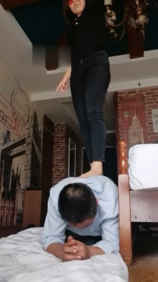 【伊兮夫妻】健身回来羞辱废物狗 bf18213