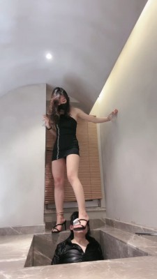 【禾末】白富美别墅蹂躏家奴 bf20154