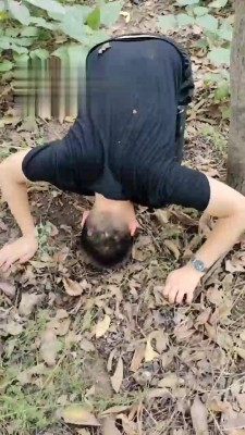 【辣妹s】户外抓住跟踪狂魔_HD绳艺资源