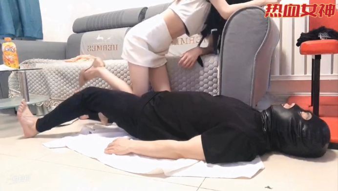 【初柒S】绝美学生S jk高跟美腿各种踢顶 踹碎踹烂m下面 超暴力踢裆碎蛋 YC-220507-3