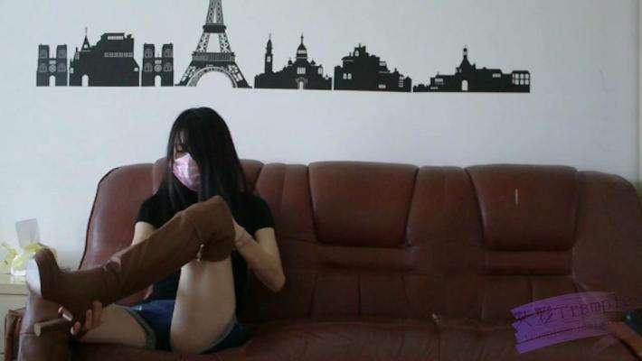 小薇过膝靴羞辱足责踢裆_HD绳艺资源