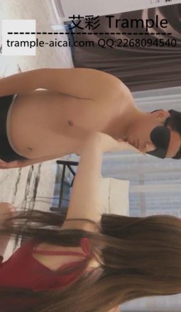vivi肉丝高跟踩踏脚奴