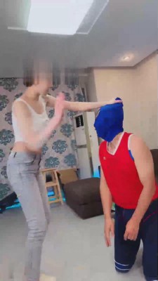 【艾琳】运动女神暴力踢踹【续集】 bf17653