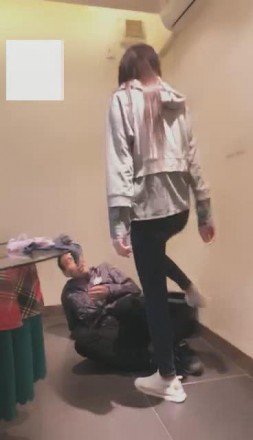 【VIVI】剧情:偷原味的猥琐邻居