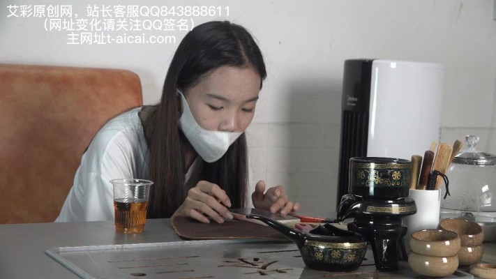 【樱女王】刁蛮女玩弄老板，让老板舔脚，脚丫真美啊！ YC-221007-2
