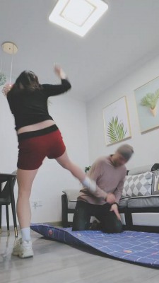 【飞扬】运动鞋白袜艺术踢踹 bf22767_HD绳艺资源