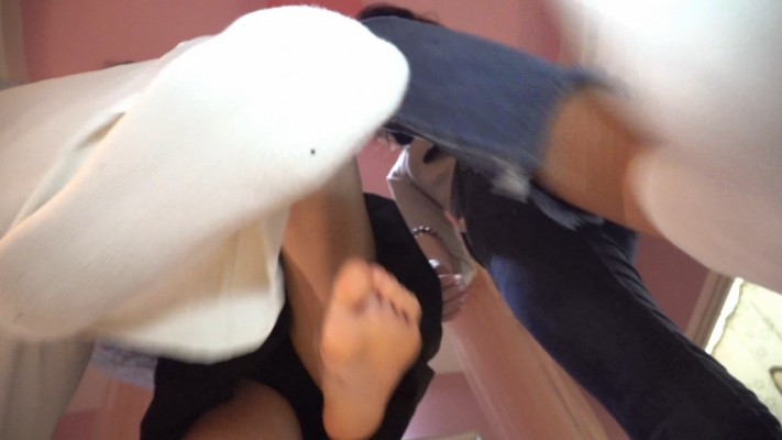 【校园女流氓】Baby POV舔脏鞋闻臭短丝