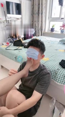 【歌迪丝】丝袜脚深喉插吐 bf18880_HD绳艺资源