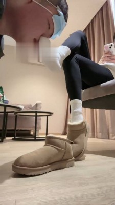 【阿月】雪地靴白袜气味羞辱 bf22067