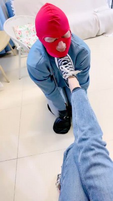 【美离子】帆布鞋强迫路人做狗碾压踩打踢 bf23271