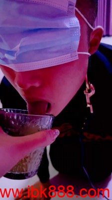 套路直播【靡兔】开发陪酒公主做S/舔脏鞋/喝圣水 bf23408