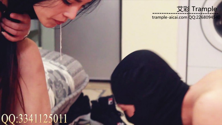 冥妃女主-脏鞋底口水羞辱