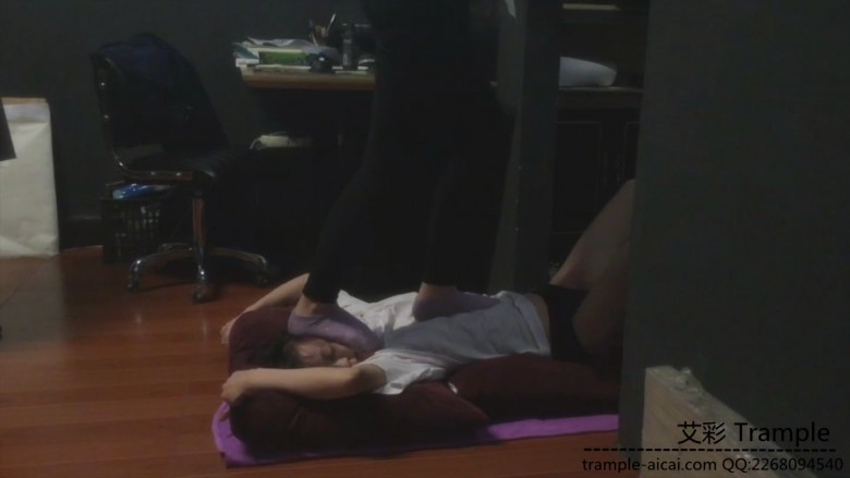 最强女m重磅：三踩女群踩女m 中国MFX！