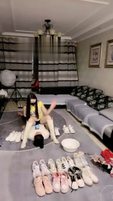 【猫神大人】强迫男友舔一堆脏鞋 bf22268