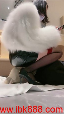 【摇摇殿下】高跟黑丝诱惑调恋足狗 bf23576