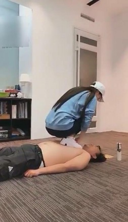 【VIVI】调教装修工人