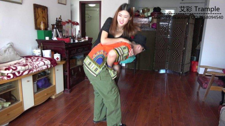 女特工蹂躏、虐杀武士上