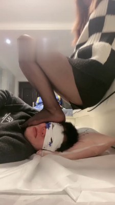 【多啦A梦】舔素人黑丝脚 bf21598