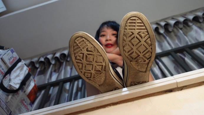 【Haruka瑶酱】极致脏鞋臭袜pov巨人视觉惩罚男同学