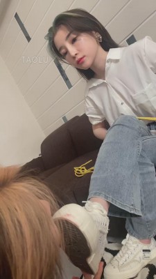 【领主老大】奴下奴强迫舔脏鞋 bf12128