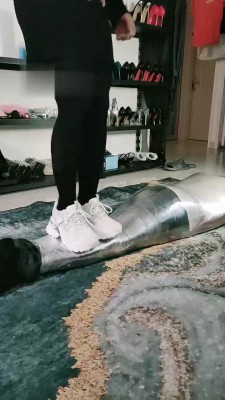 【一一S】保鲜膜包裹窒息踩踏 bf18204