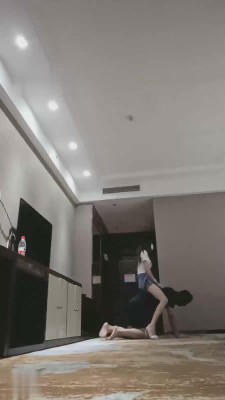 【多多】深夜骑马踩踏深喉 bf17608_HD绳艺资源