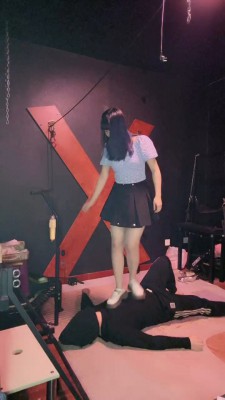 【萝莉刑】全体重踩踏+窒息 bf23036