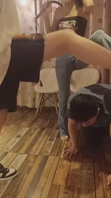 【重庆男神】带上大学室友调教狗奴 bf12106