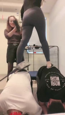 【安静大大】亲母女调两公狗【三视角超完整版】JS22102502