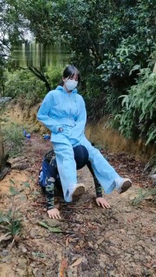 【高难度挑战美学】户外艺术训练-你把鞋底刷舌头/踩踏/藤条sp bf22013_HD绳艺资源