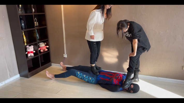 【蛋碎娇娃】『超S·联盟』路遇猥琐男？踢废！ YC-220726-4