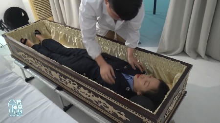 芳草冰视 不愿瞑目的女J