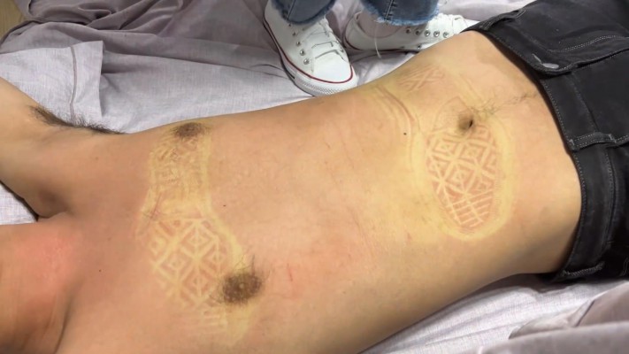 【子怡】双S踩踏贱狗，在贱狗身上盖鞋印 YC-211022-5