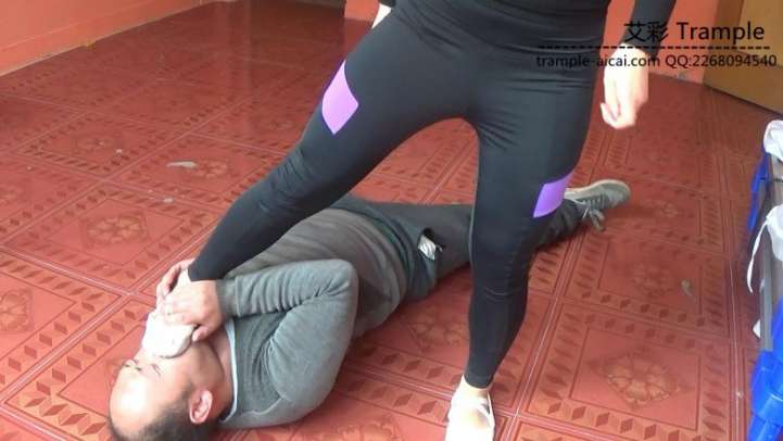 剧情片蒙面女杀手入室杀害卧底警察