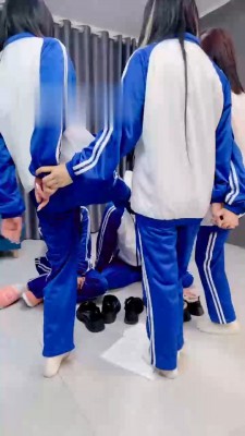 【狗哥】精彩-多名素人学生主群调 bf21886