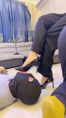 【冷鸢大大】鞭打踩踏教训狗奴 bf22197