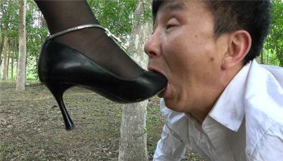 瑶瑶S公园羞辱老贱狗