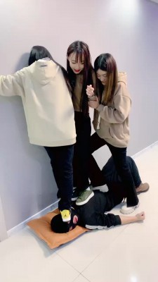 【精神小妹】户外搭讪学生妹回家调我 bf22541