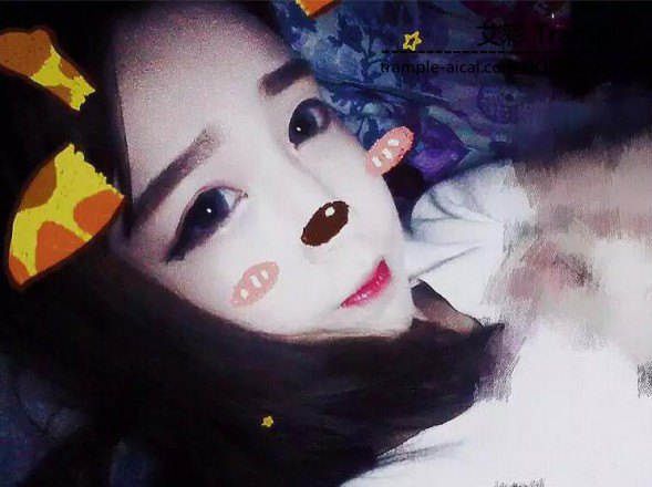 【七小主】众多女生臭脚围殴头套男