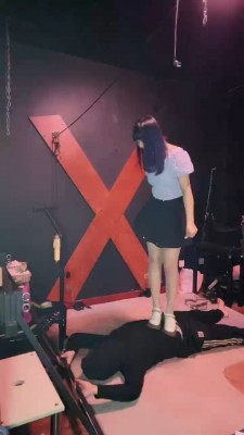 【萝莉刑】全体重踩踏+窒息 bf23036