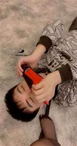 【美杜莎】面试家狗伺候舔脚 bf21479