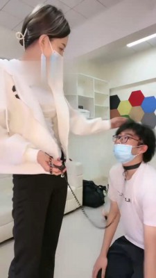 【秋秋】女瑜伽教练踩虐 bf19071