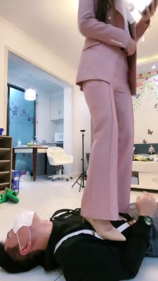 【罗宾】暴躁评委暴打练习生 bf19696