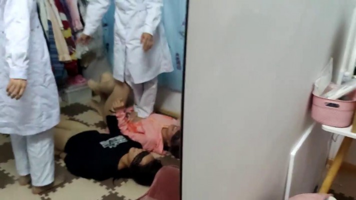 【00后蕬小乃】下班休闲踩踩女M YC-220518