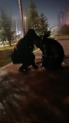 【雨雨大人】深夜路边遛狗 bf21916_HD绳艺资源