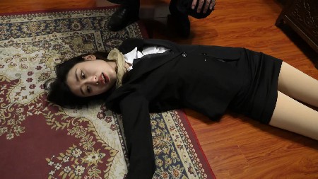 山村 亡命脱逃 女间谍被勒杀