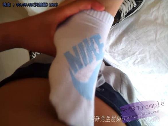 -典藏：小婧匡威帆布鞋+NIKE白袜。运动后高清视频