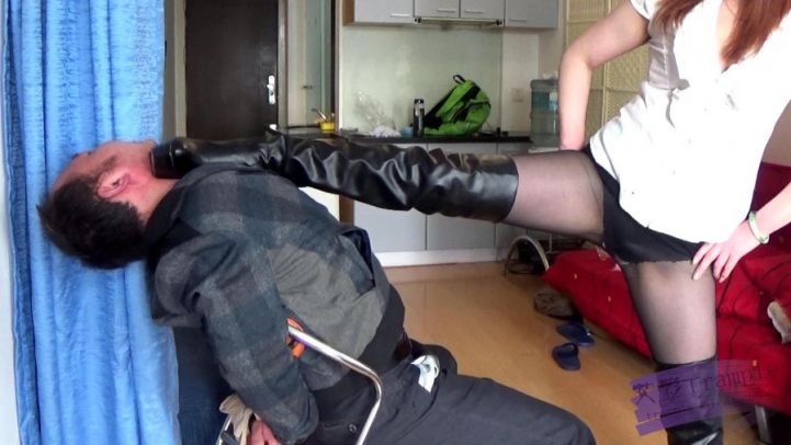 挟持美女秘书反被虐。