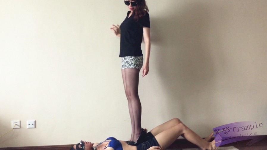 『小妮女女』性感严厉调教玩弄母狗-经典